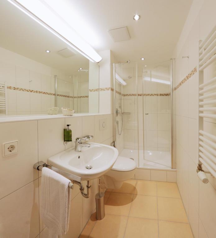 Hotel Fortuna Kirchzarten Pokoj fotografie